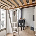 Lovely Mezzanine Studio In The Heart Of Paris 3M